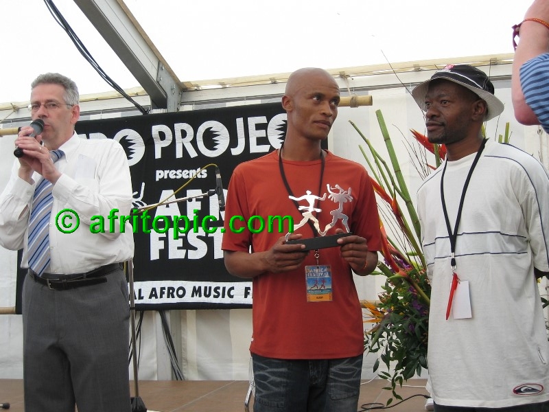 ../Images/AfricaFestival-27-28May05 043.jpg